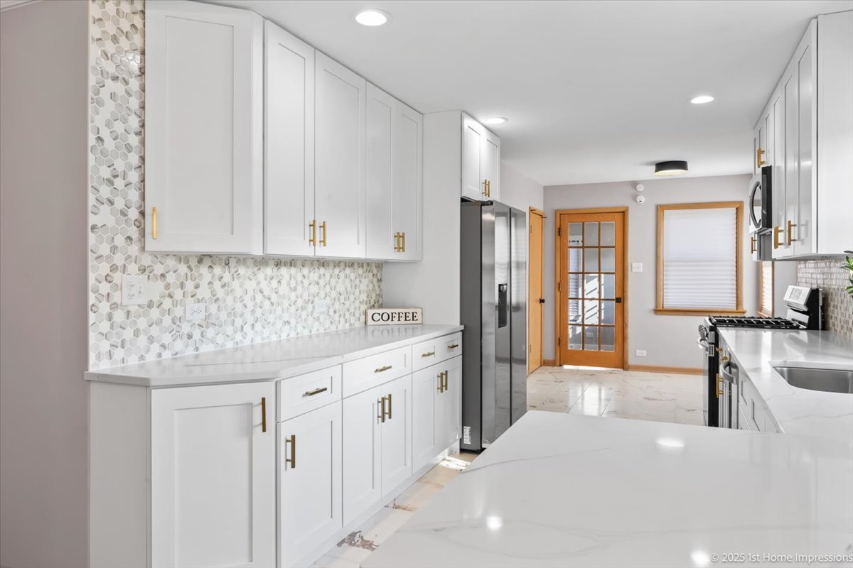 9733 S Springfield Avenue, Evergreen Park, IL 60805