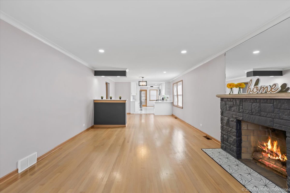 9733 S Springfield Avenue, Evergreen Park, IL 60805