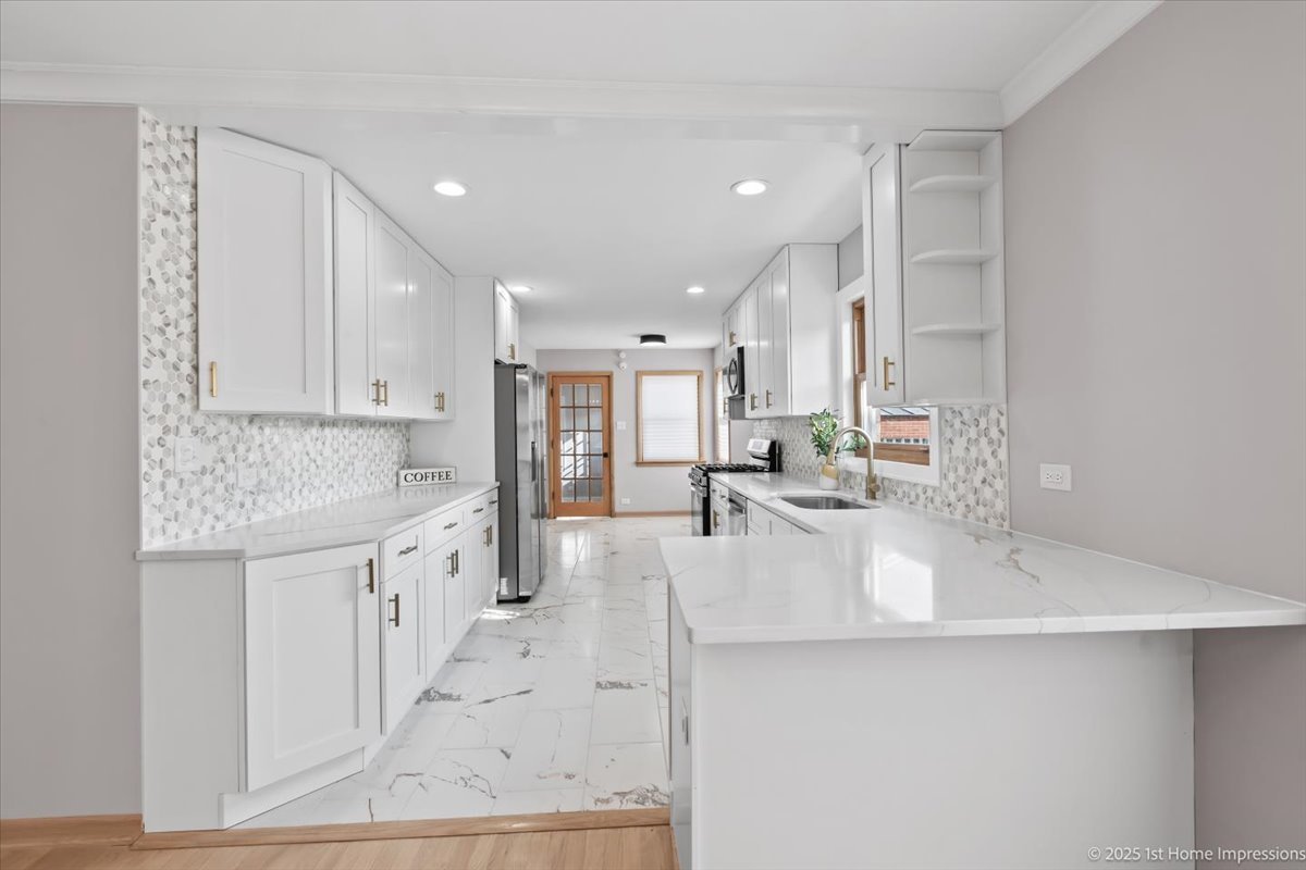 9733 S Springfield Avenue, Evergreen Park, IL 60805