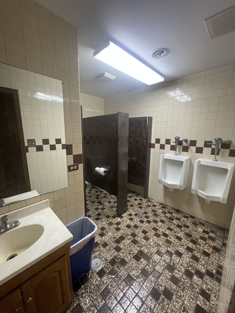 311 E Corning Road, Beecher, IL 60401