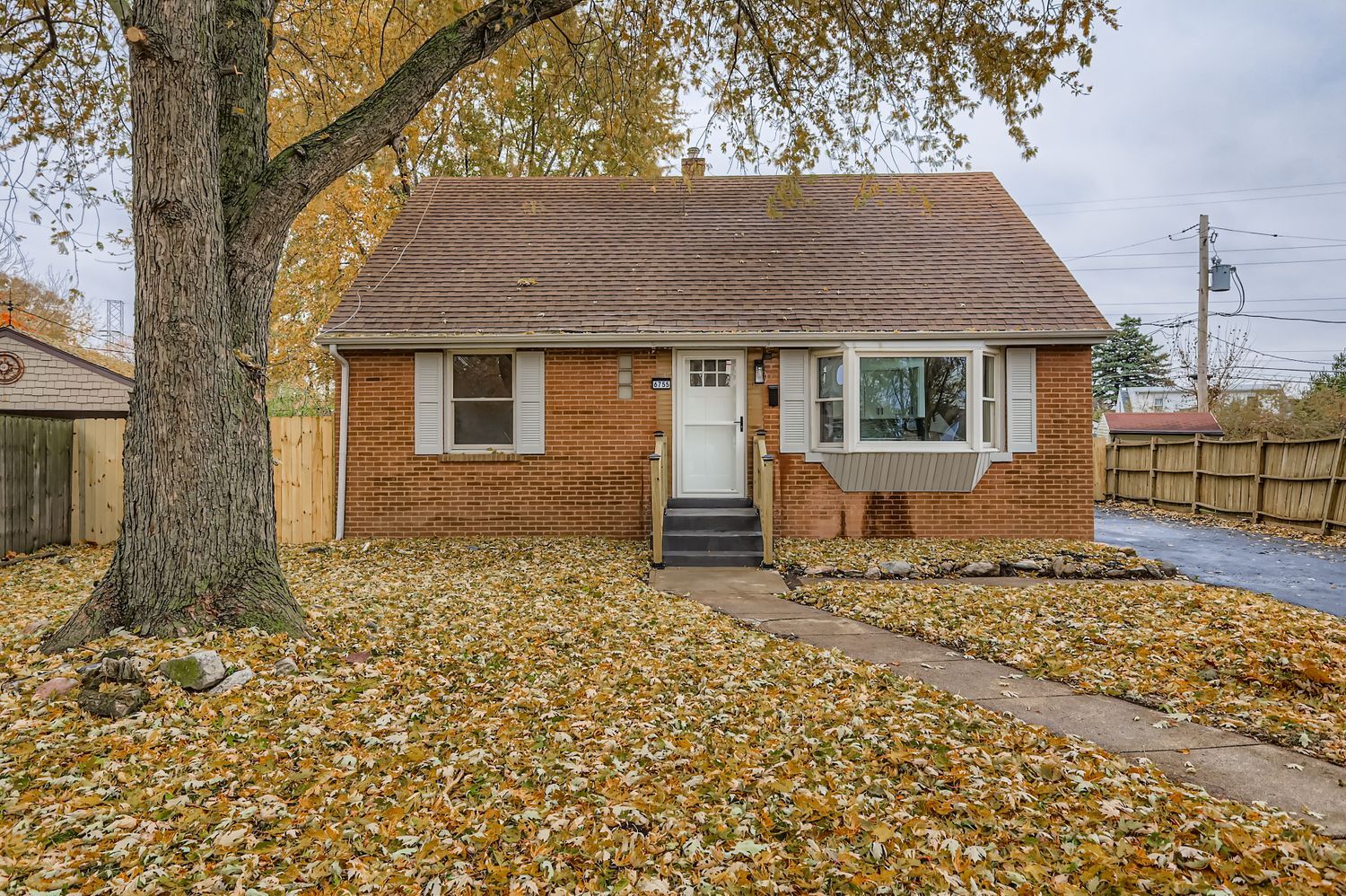 6755 Maple Court, Bridgeview, IL 60455