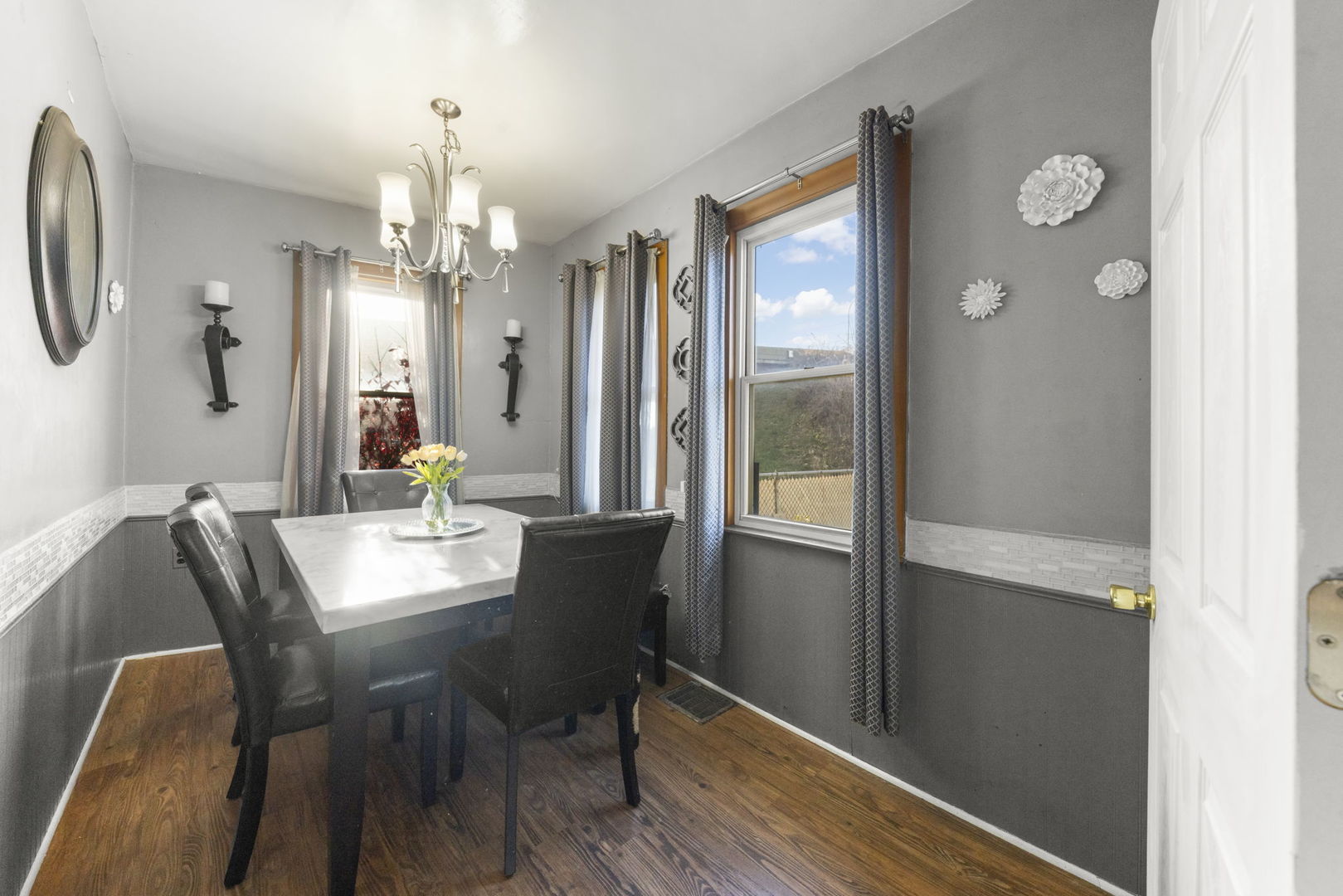 8440 Joliet Road, McCook, IL 60525