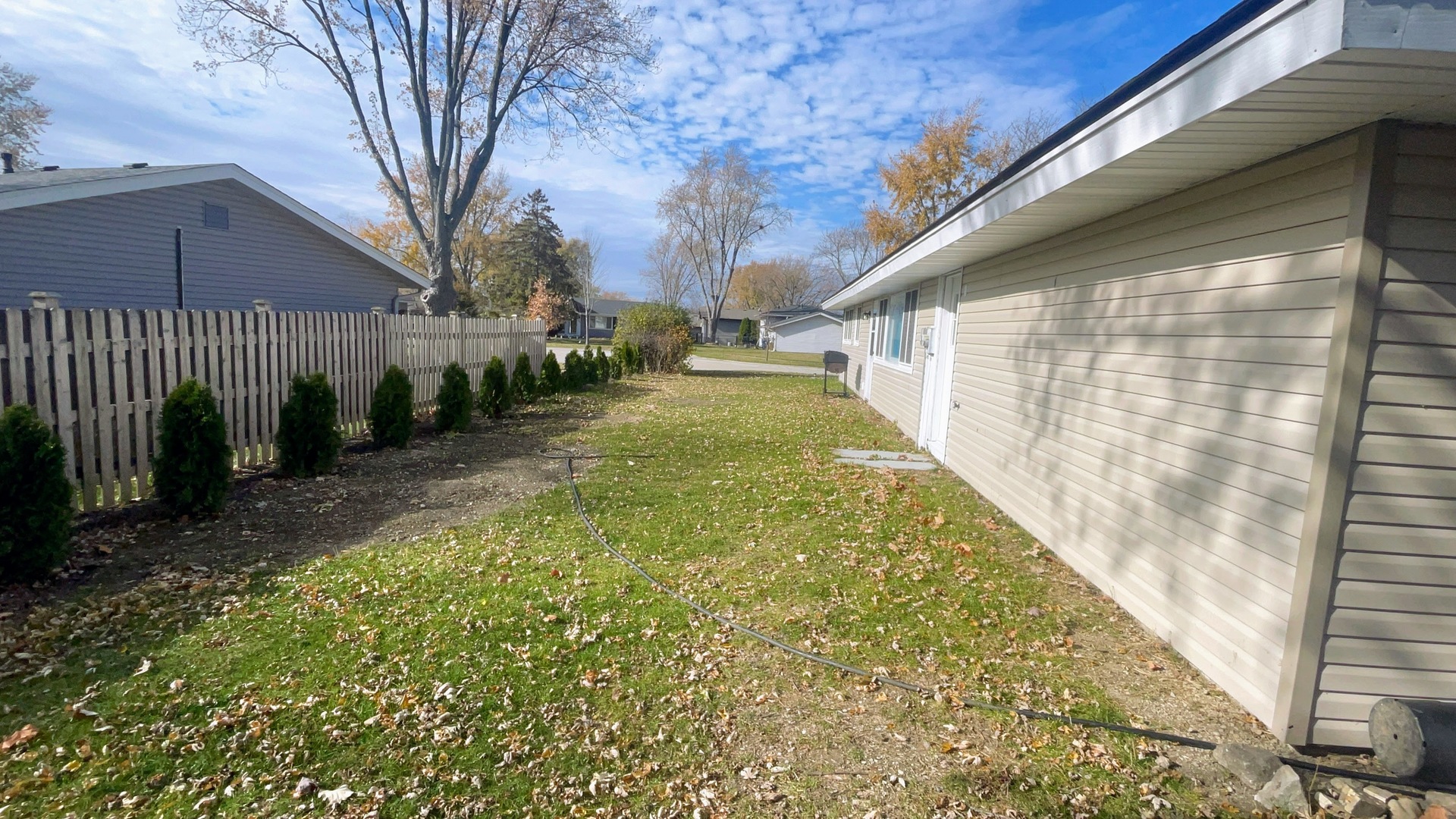 631 W Weathersfield Way, Schaumburg, IL 60193