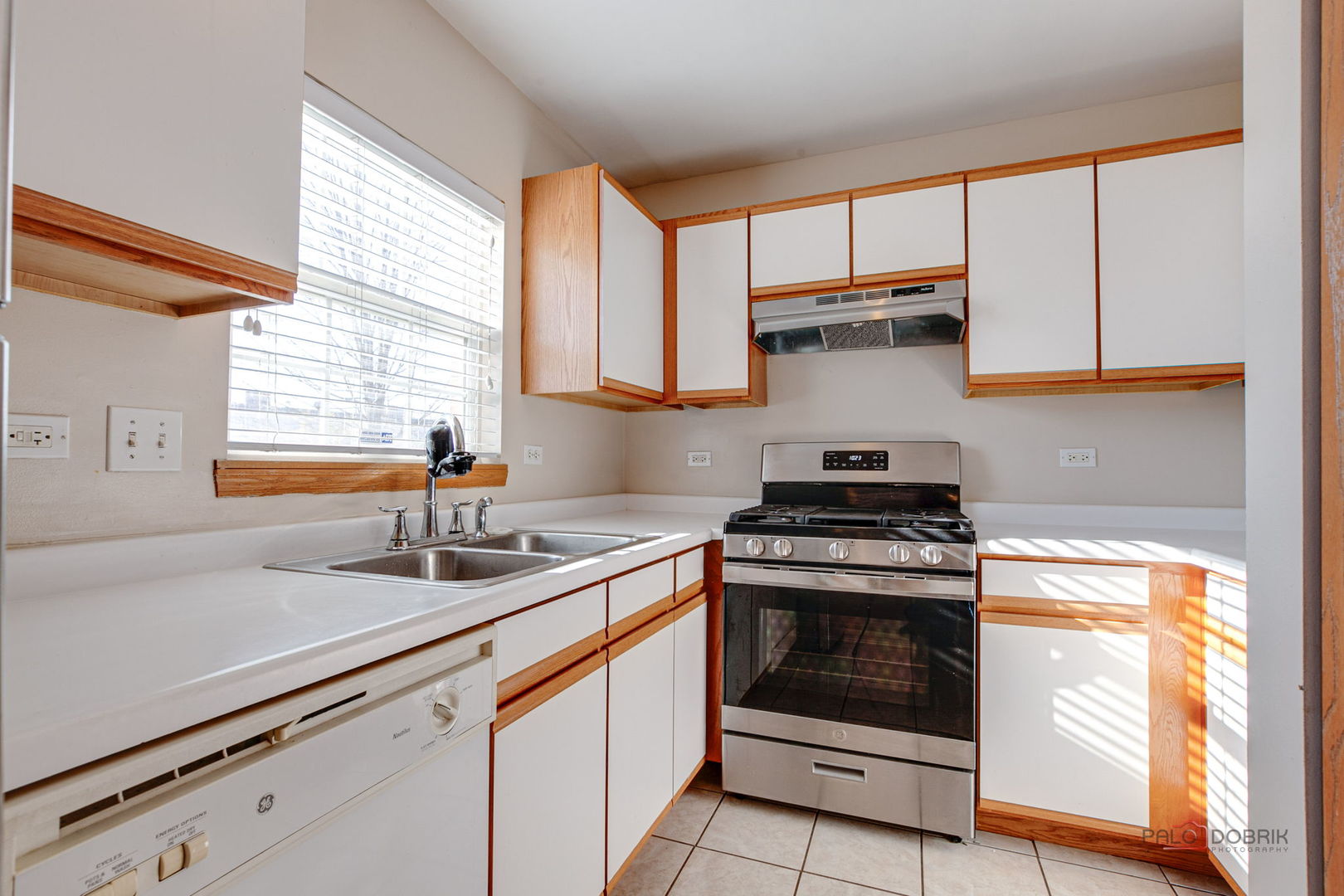 1544 Anderson Trail, Zion, IL 60099