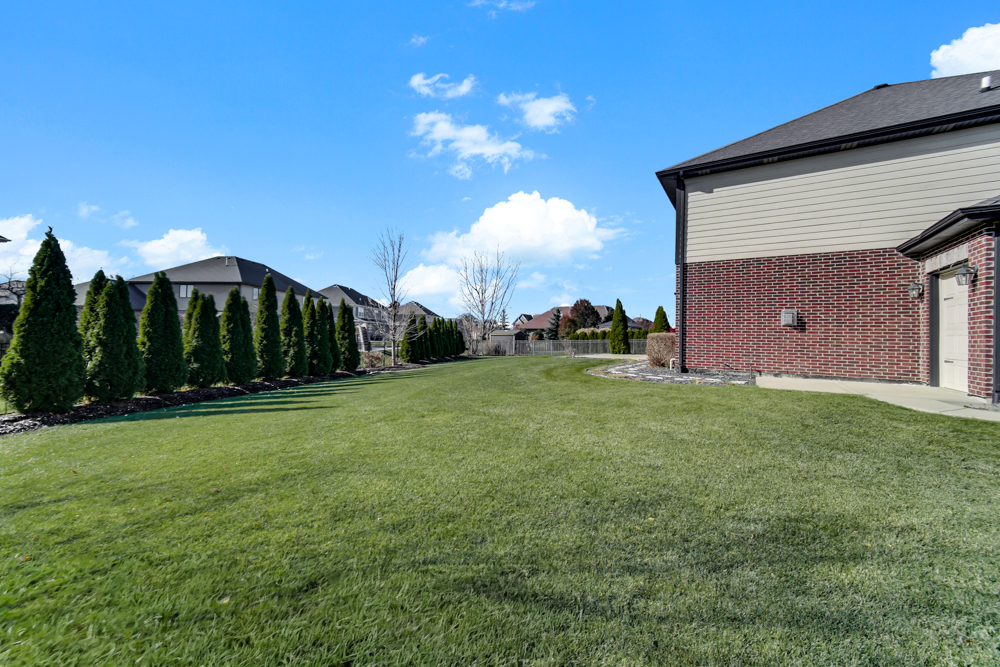 13735 W Lake Shore Court, Manhattan, IL 60442