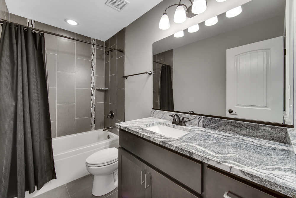 13735 W Lake Shore Court, Manhattan, IL 60442