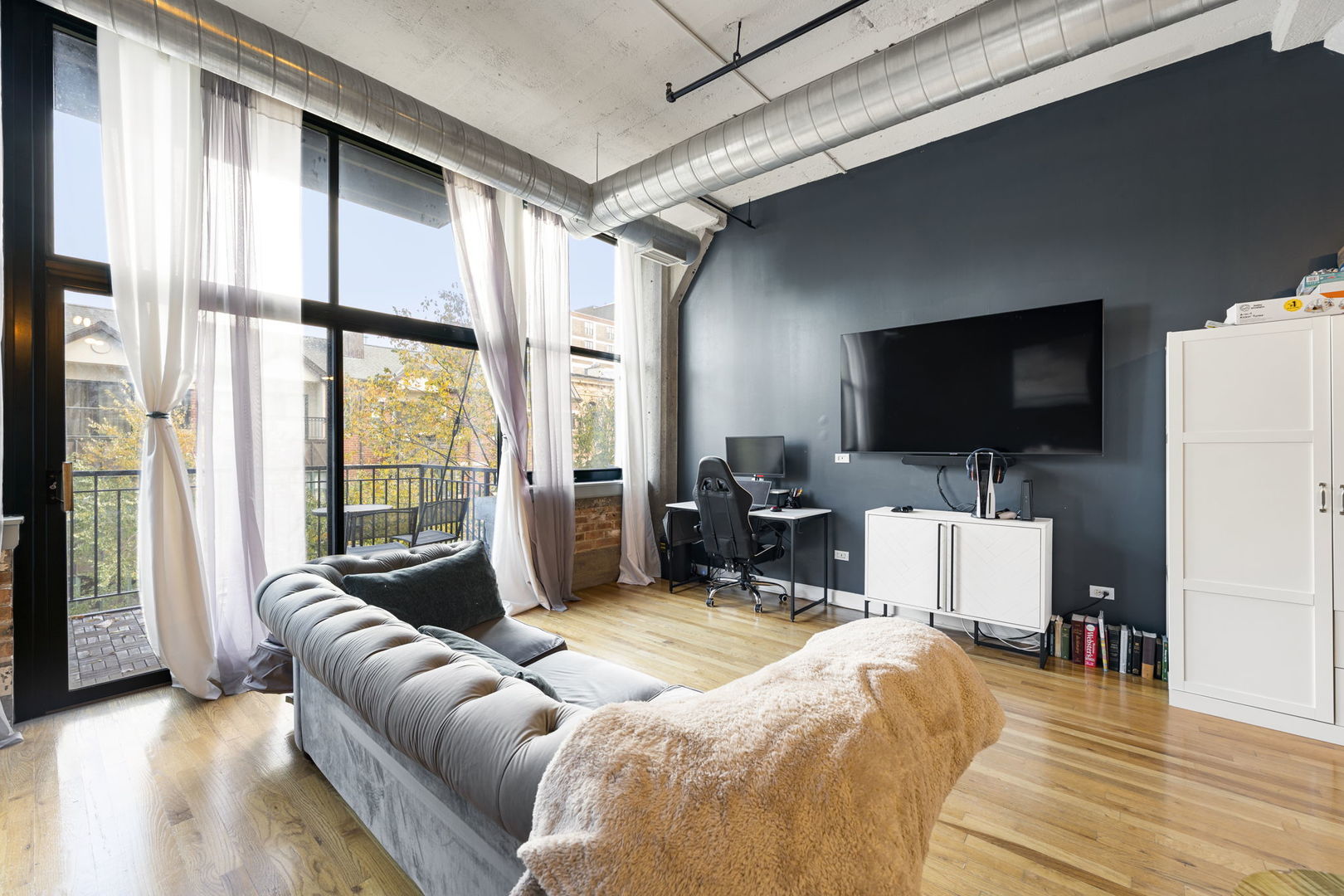 221 E Cullerton Street #310, Chicago, IL 60616