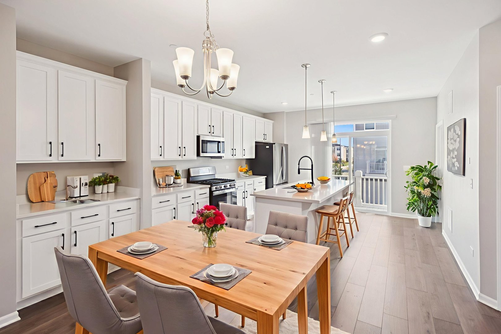 1533 Executive Way, Des Plaines, IL 60018