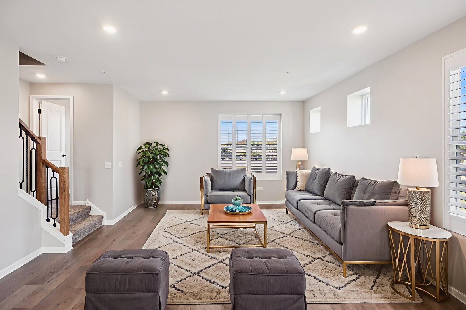 1533 Executive Way, Des Plaines, IL 60018