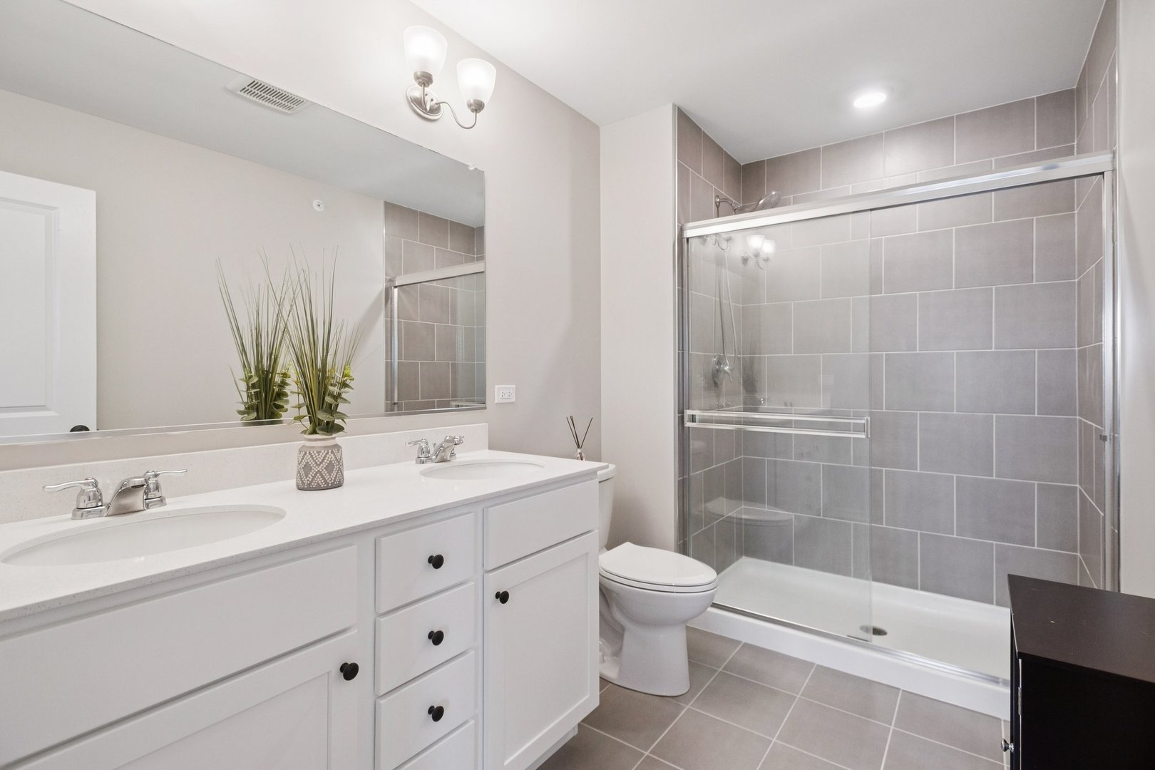 1533 Executive Way, Des Plaines, IL 60018