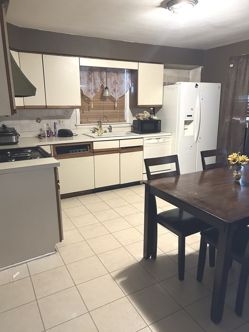 639 Coolidge Street, Chicago Heights, IL 60411