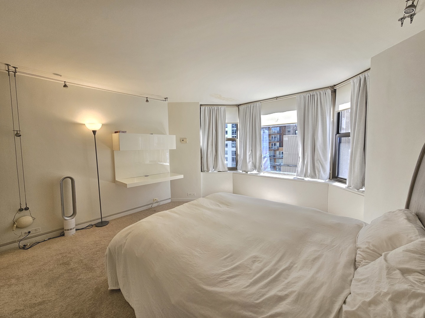 535 N Michigan Avenue #1705, Chicago, IL 60611