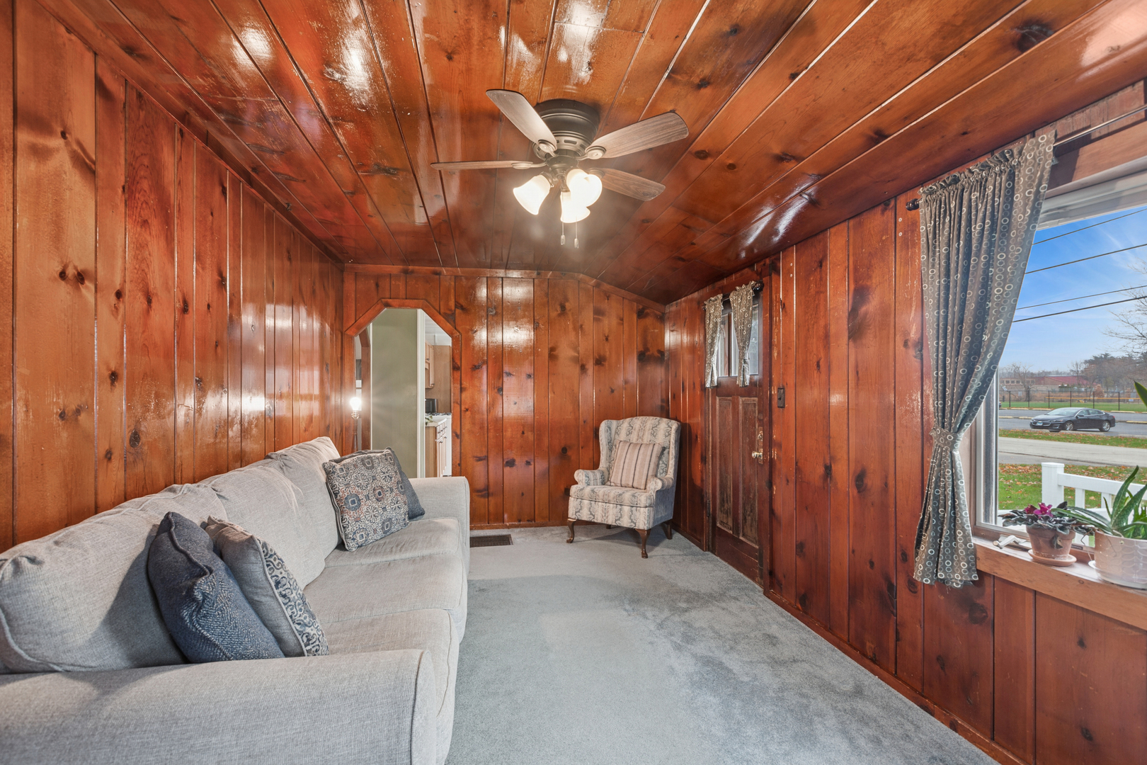 0S348 East Street, Winfield, IL 60190