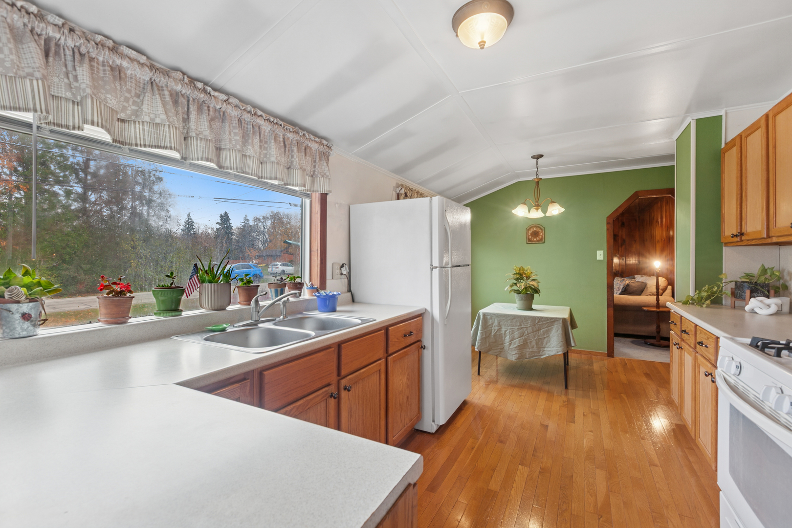 0S348 East Street, Winfield, IL 60190