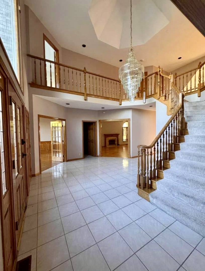 8S210 Stonehedge Court, Naperville, IL 60540