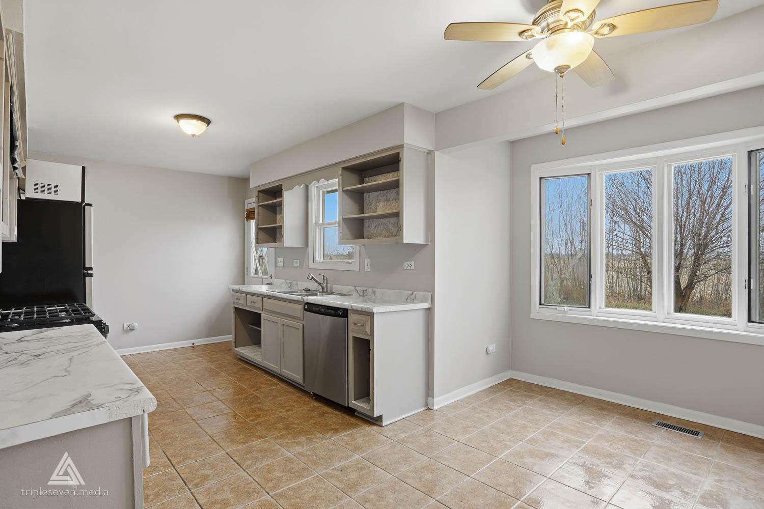 6615 Bazz Drive, Plainfield, IL 60586