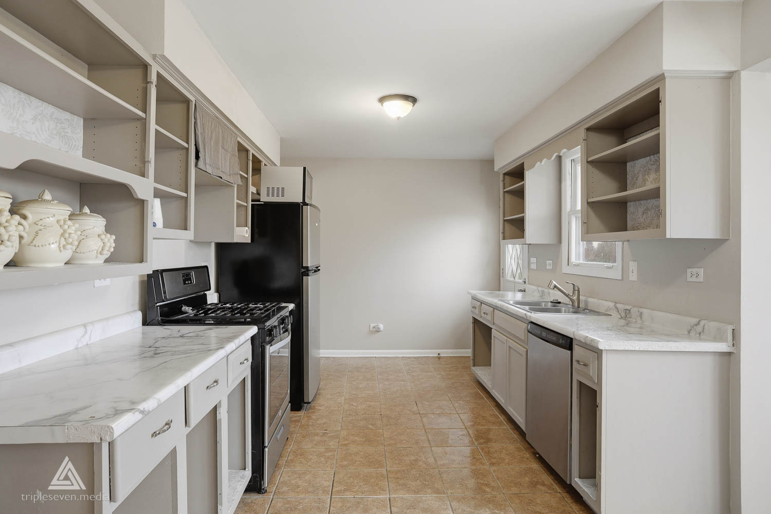 6615 Bazz Drive, Plainfield, IL 60586