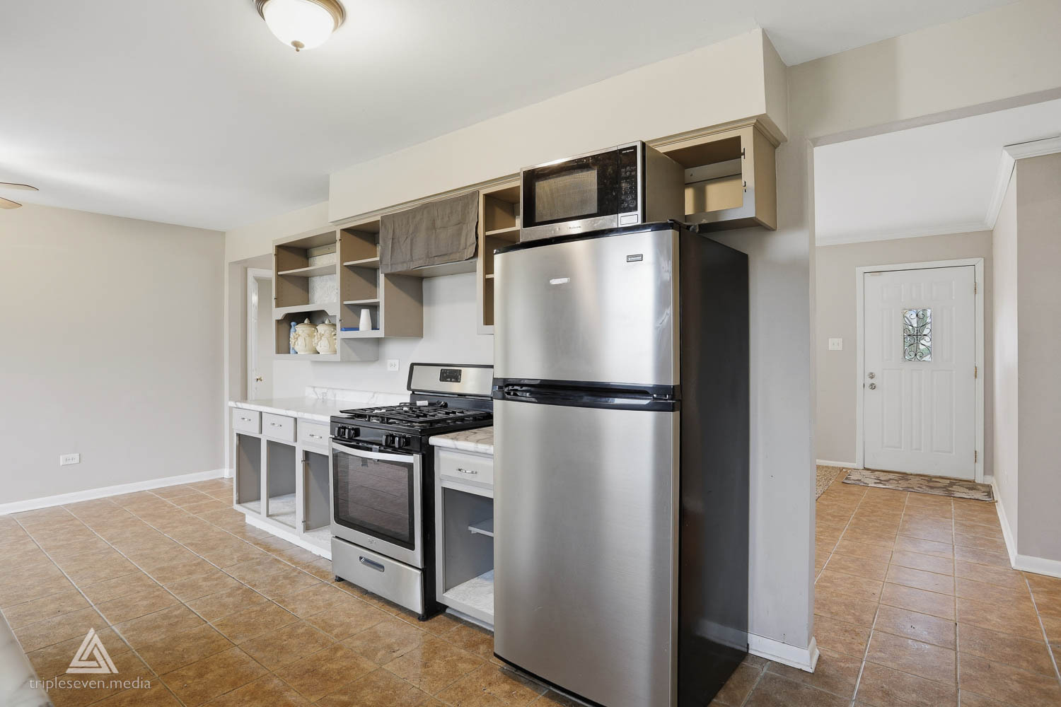 6615 Bazz Drive, Plainfield, IL 60586