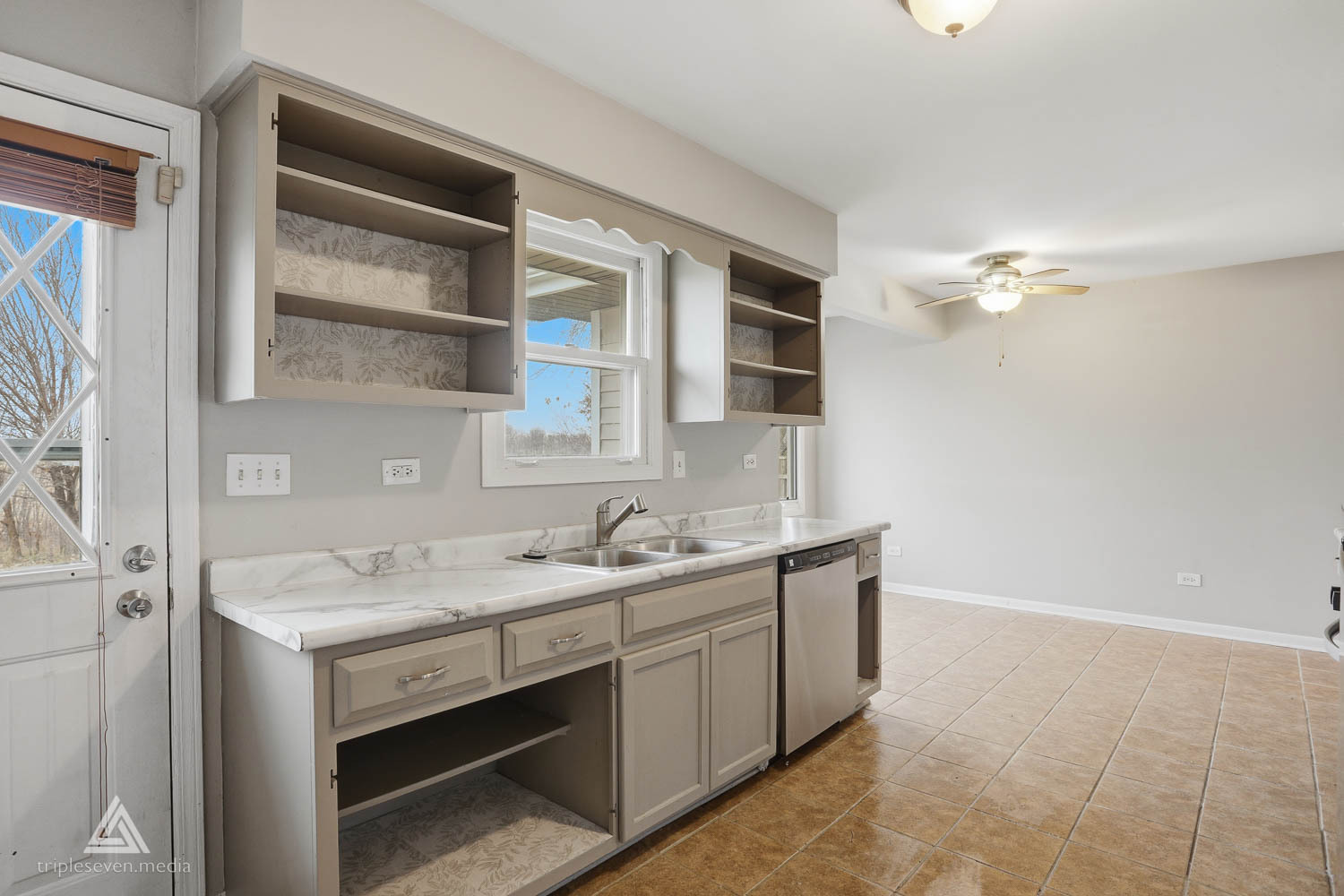 6615 Bazz Drive, Plainfield, IL 60586