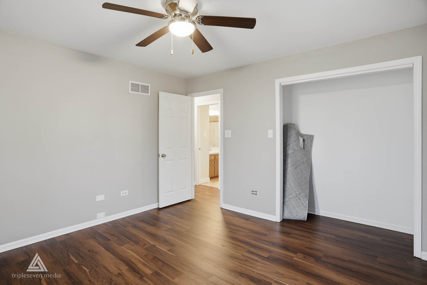 6615 Bazz Drive, Plainfield, IL 60586