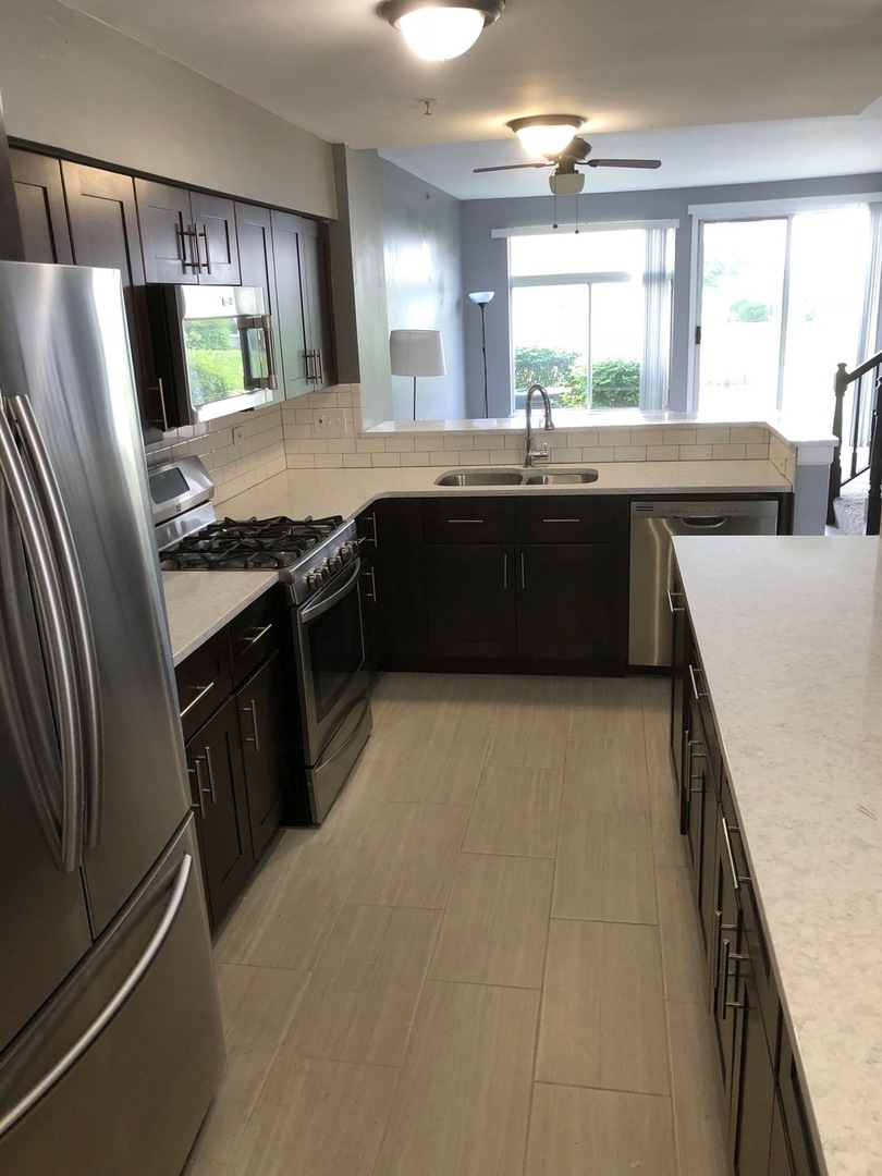 1102 E Wilson Avenue, Lombard, IL 60148