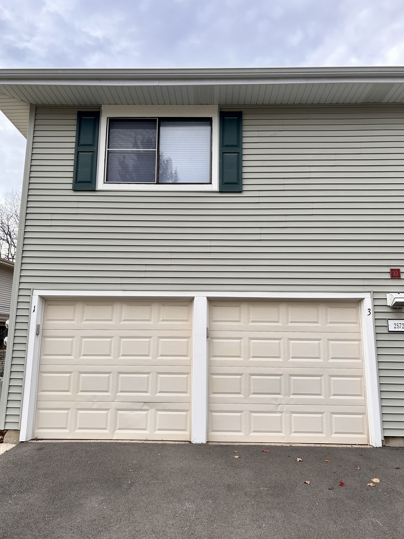 2S723 Winchester Circle #3, Warrenville, IL 60555