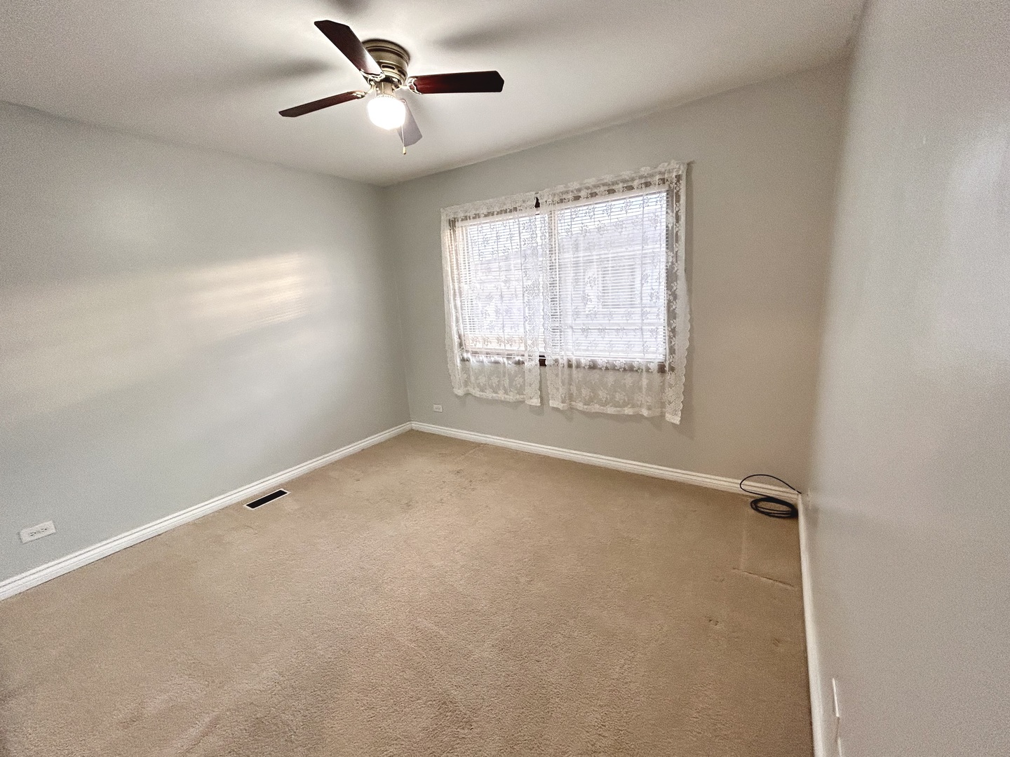 2S723 Winchester Circle #3, Warrenville, IL 60555