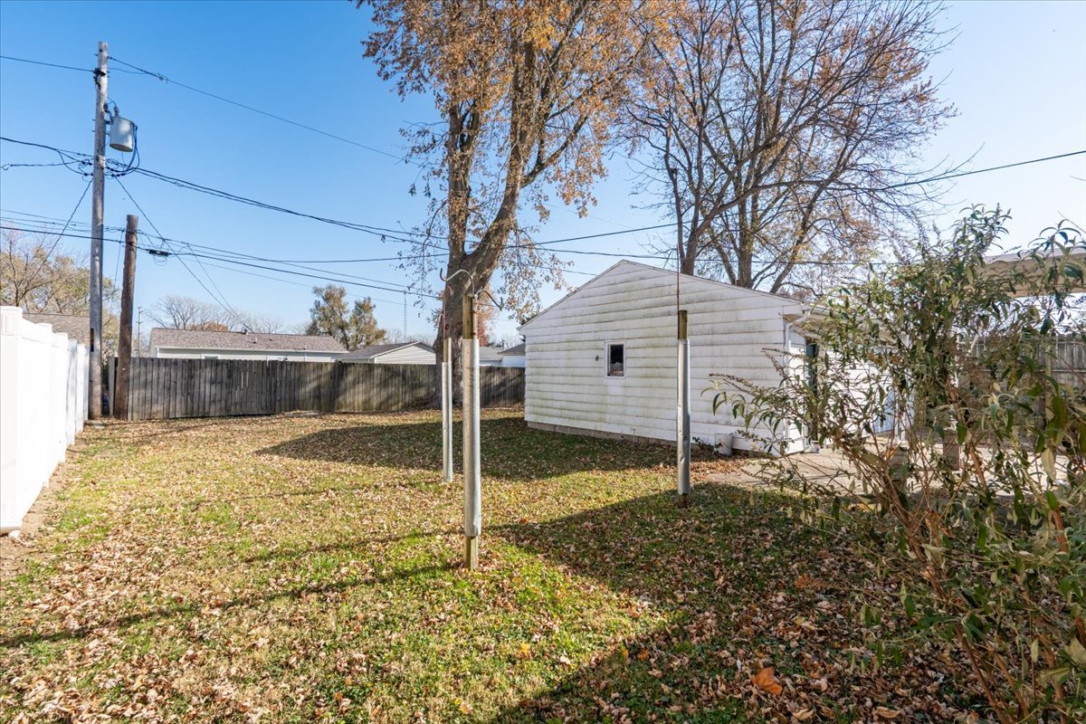 152 Debruler Drive, Lincoln, IL 62656