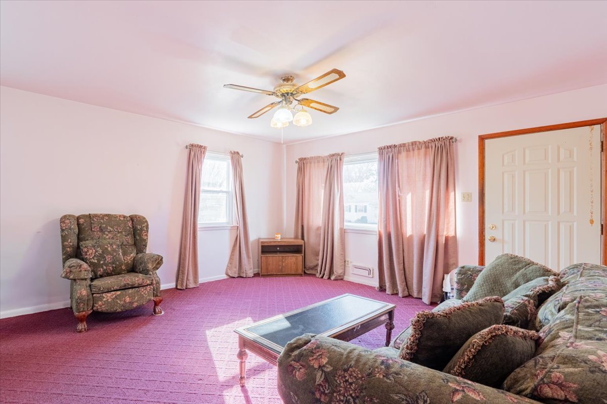 152 Debruler Drive, Lincoln, IL 62656