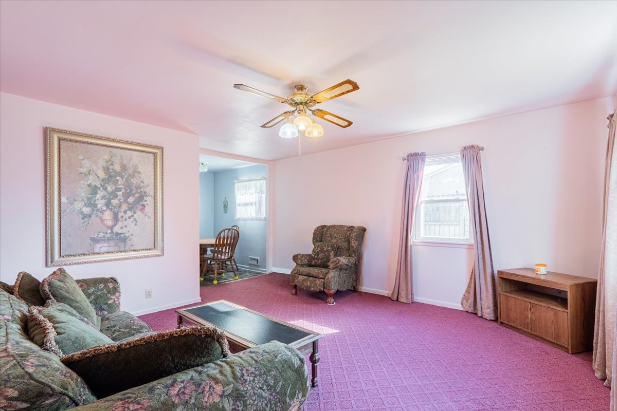 152 Debruler Drive, Lincoln, IL 62656