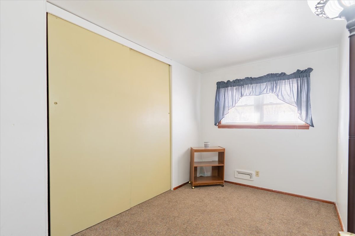 152 Debruler Drive, Lincoln, IL 62656