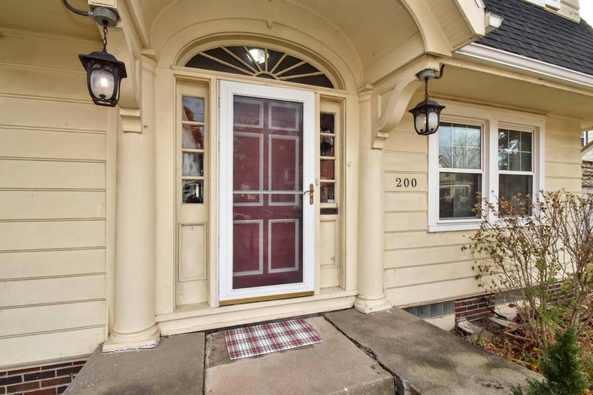 200 W Virginia Avenue, Peoria, IL 61604