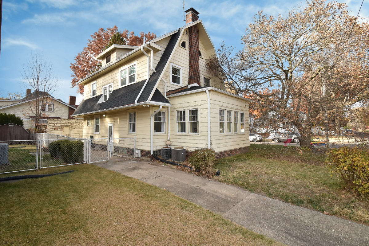 200 W Virginia Avenue, Peoria, IL 61604