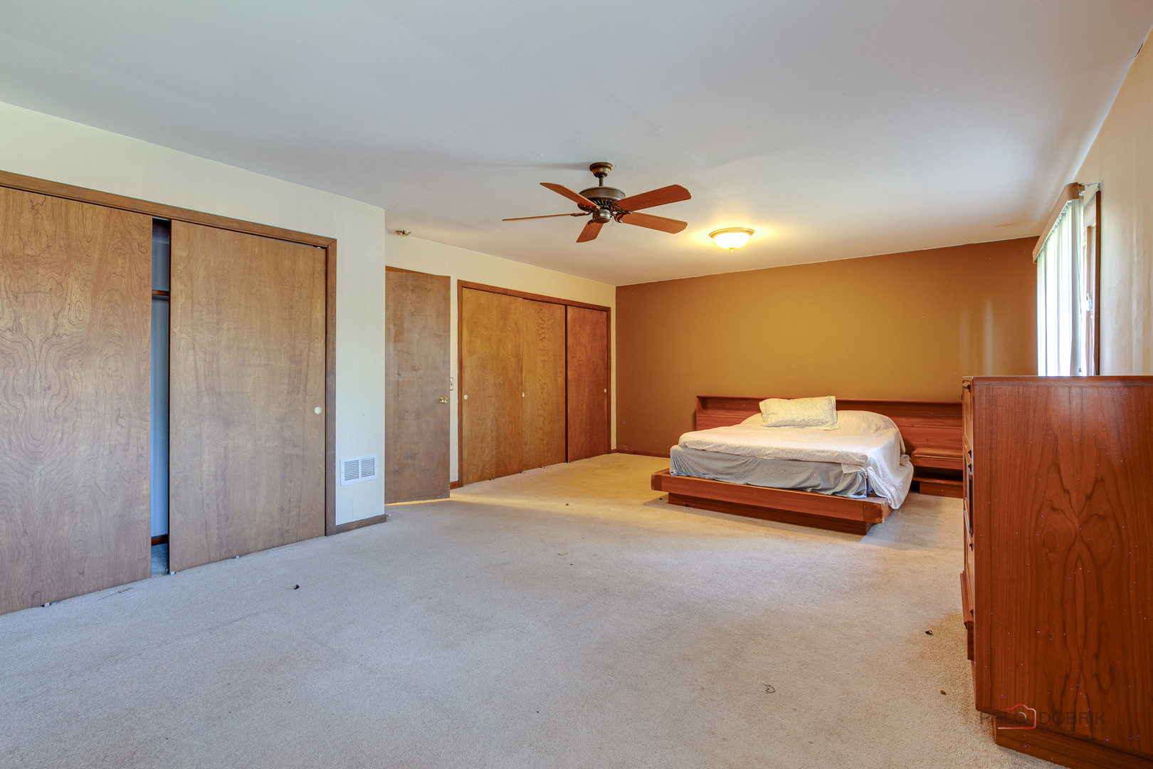 939 Ridgeland Avenue, Mundelein, IL 60060