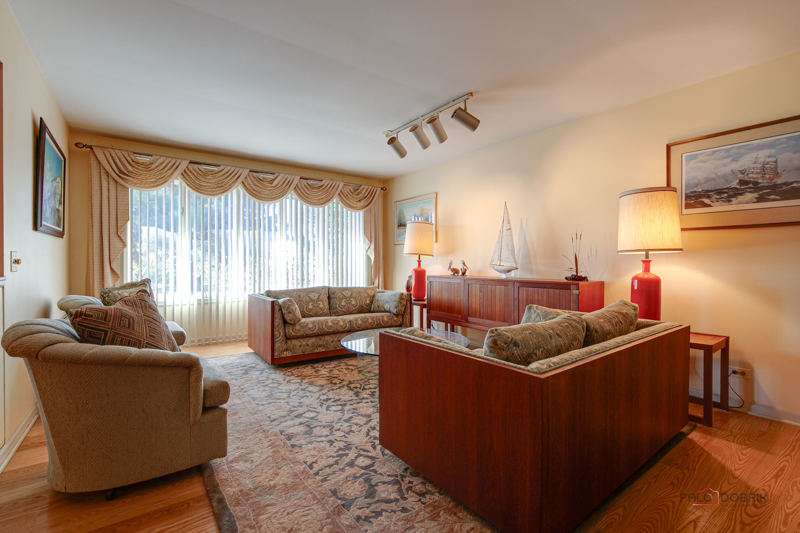 939 Ridgeland Avenue, Mundelein, IL 60060