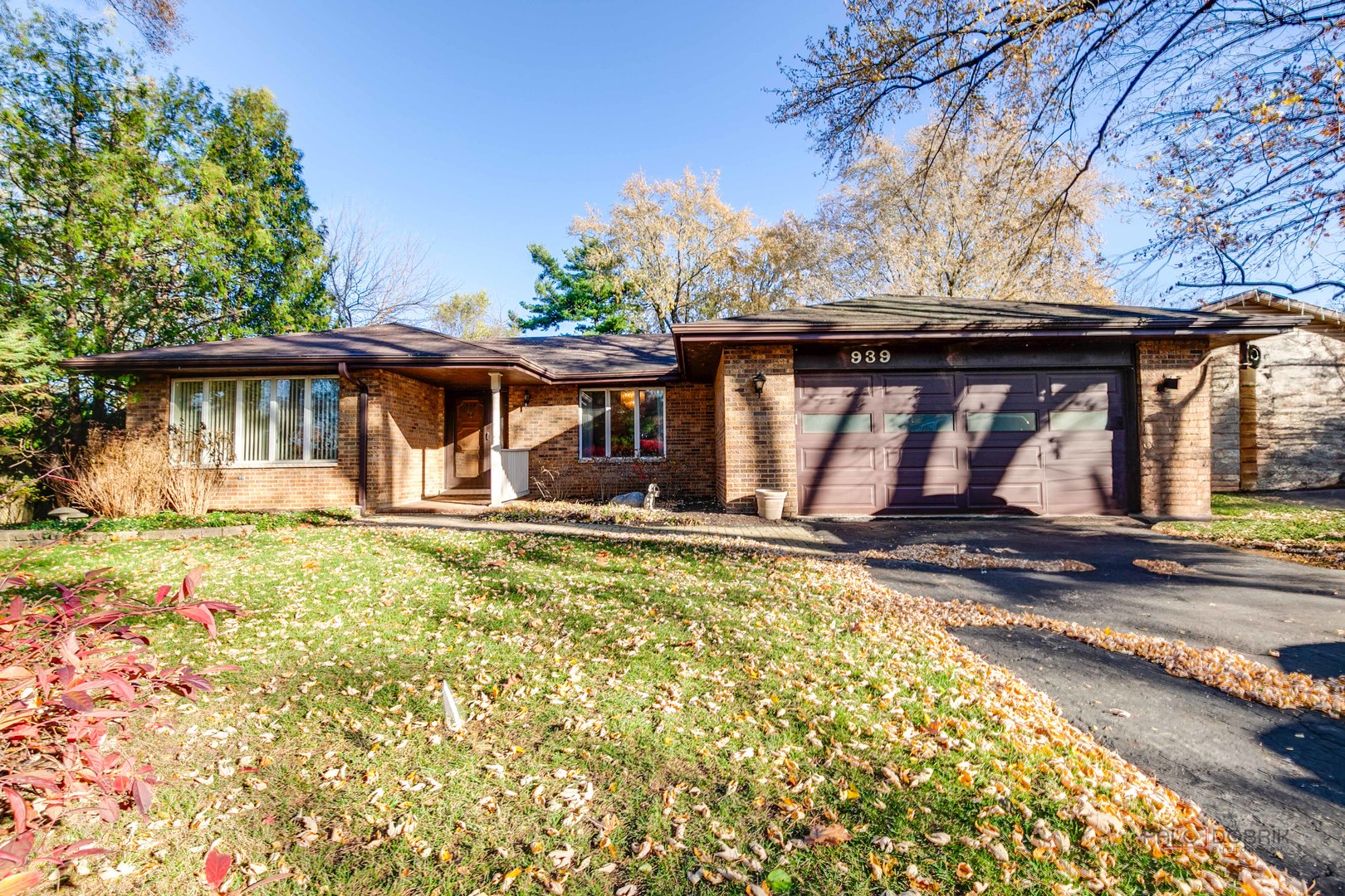 939 Ridgeland Avenue, Mundelein, IL 60060