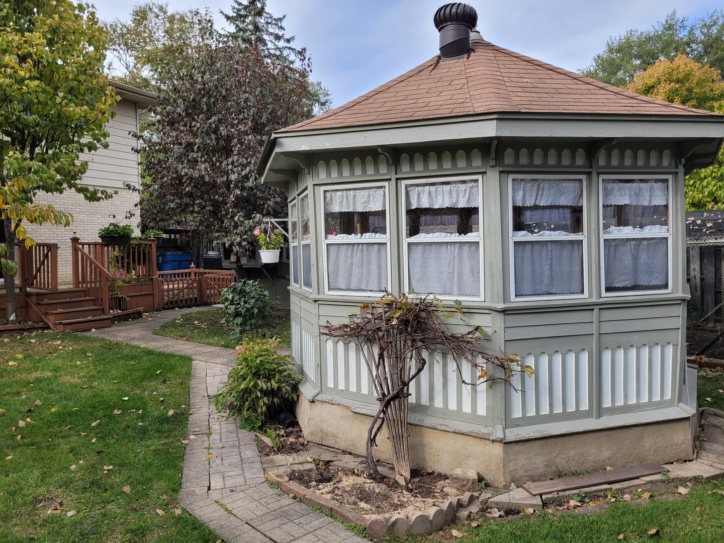 10025 S 87th Avenue, Palos Hills, IL 60465