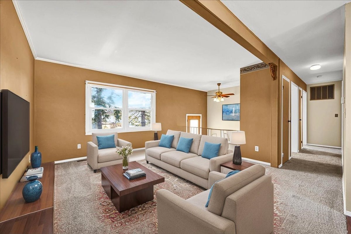 104 E Douglas Street, Carlock, IL 61725