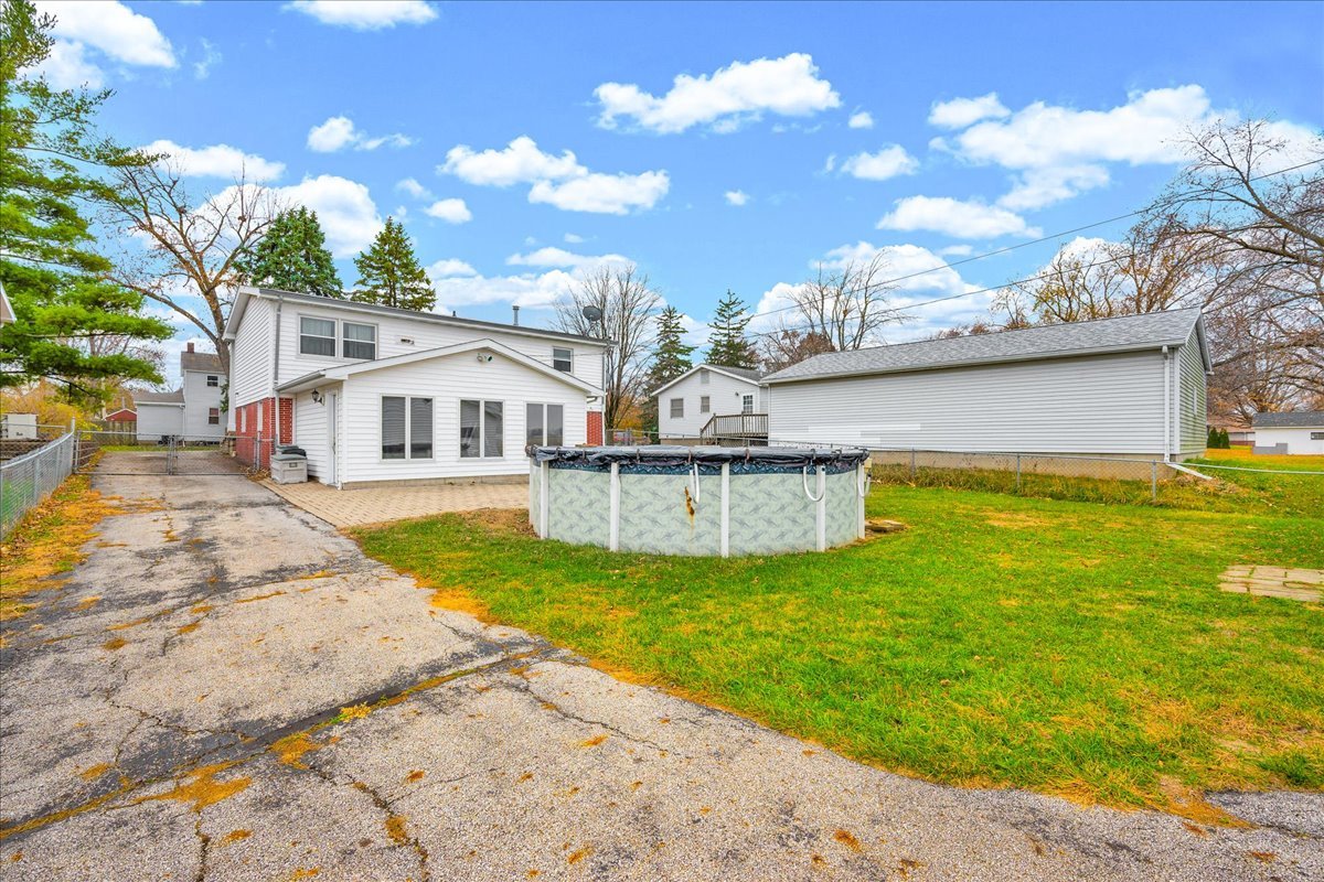 104 E Douglas Street, Carlock, IL 61725