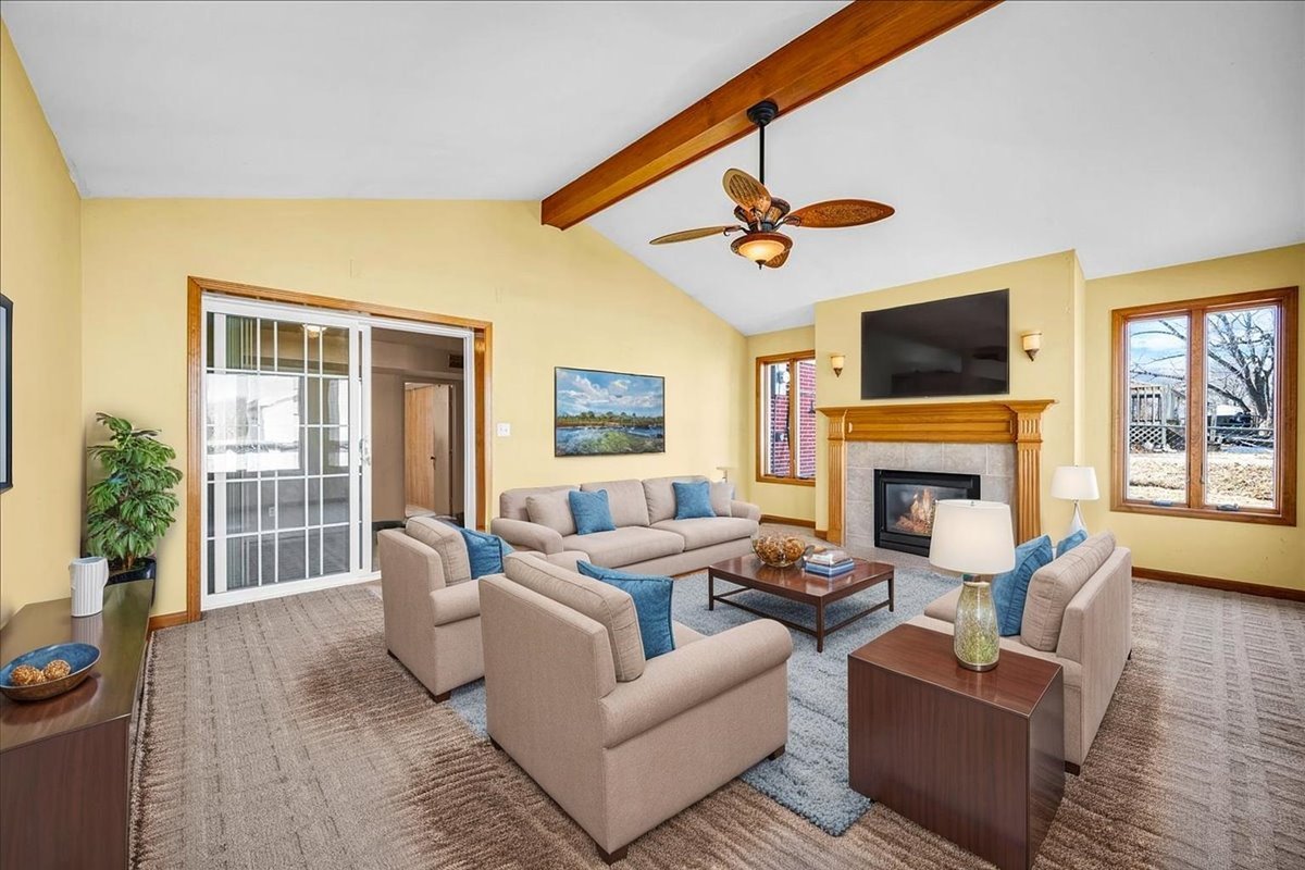 104 E Douglas Street, Carlock, IL 61725