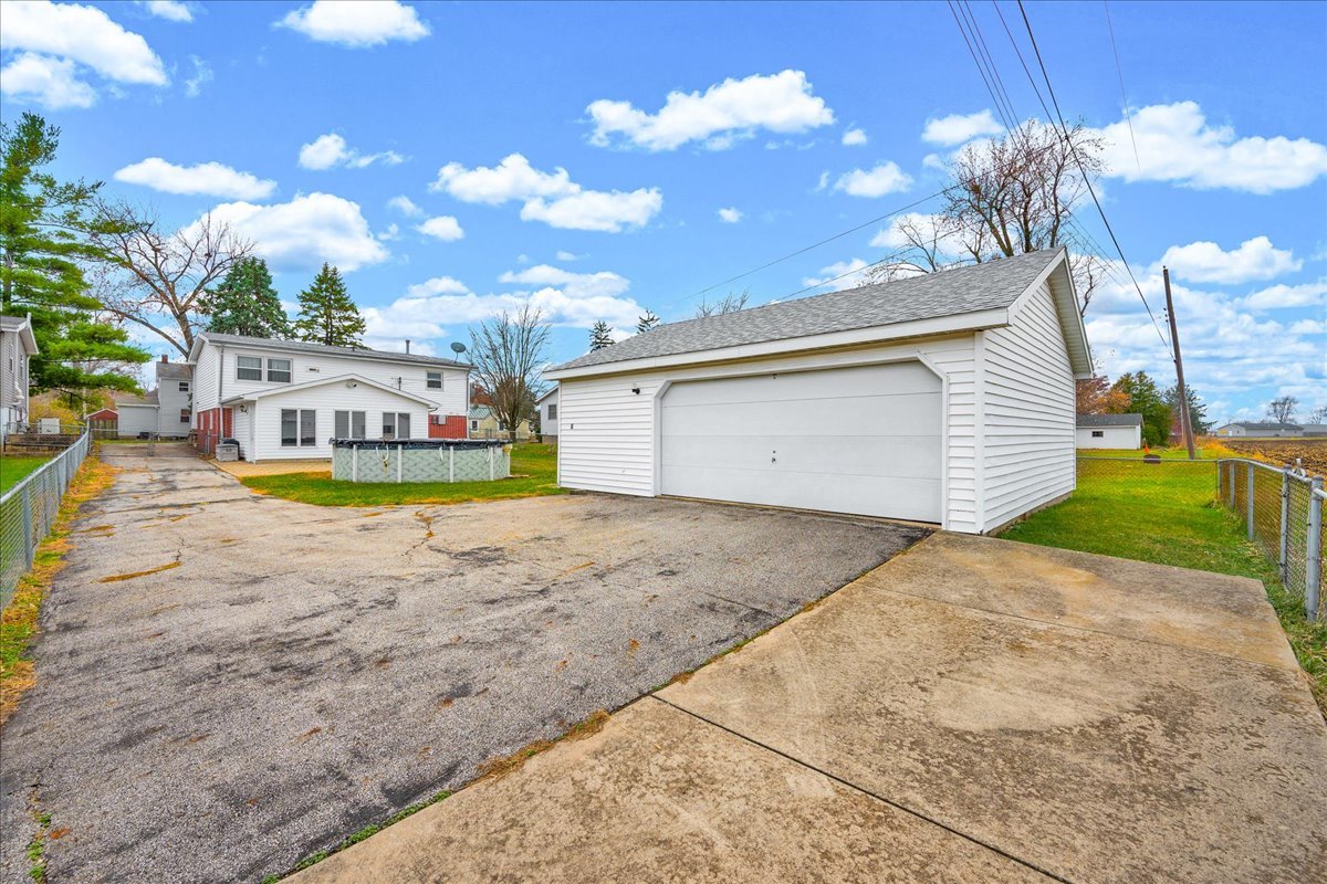 104 E Douglas Street, Carlock, IL 61725