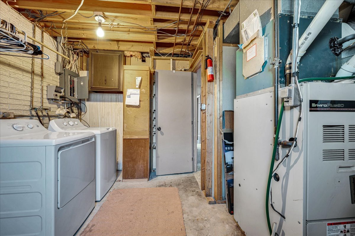 104 E Douglas Street, Carlock, IL 61725