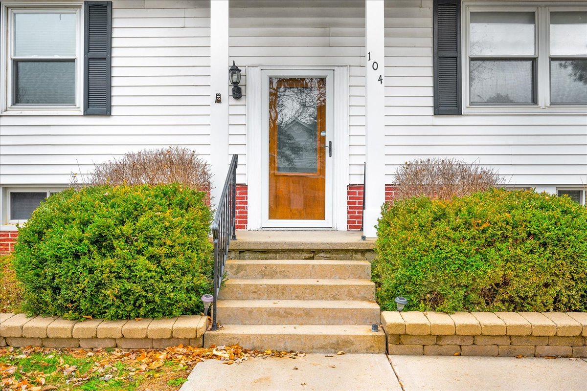 104 E Douglas Street, Carlock, IL 61725