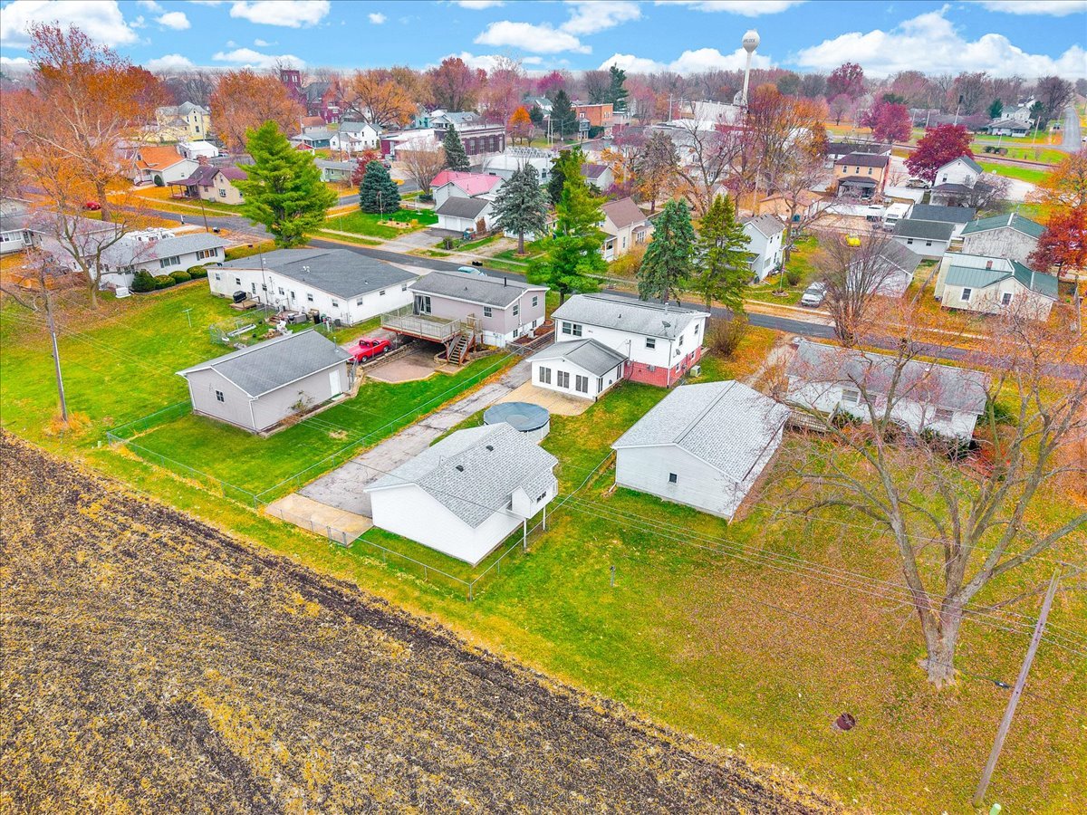 104 E Douglas Street, Carlock, IL 61725