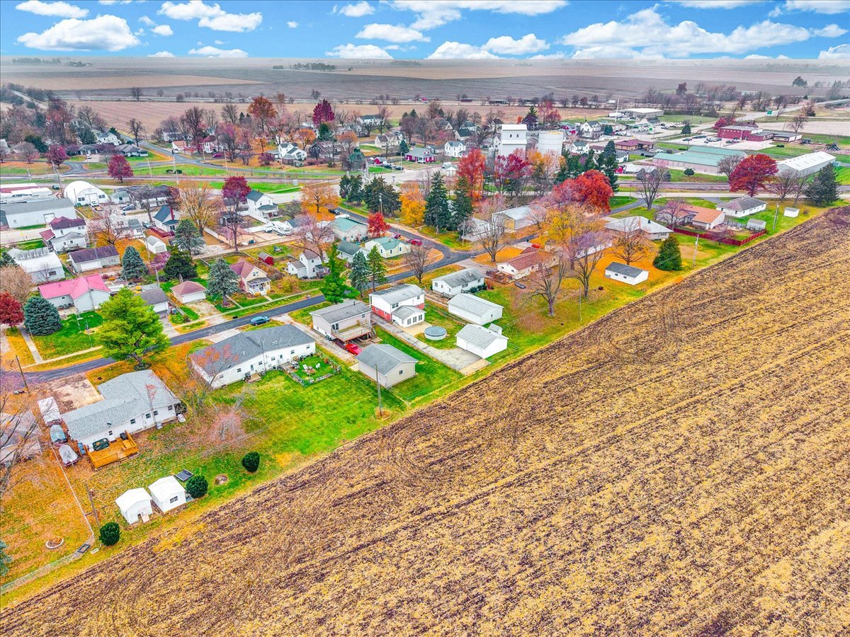 104 E Douglas Street, Carlock, IL 61725