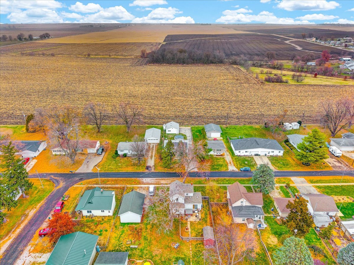 104 E Douglas Street, Carlock, IL 61725