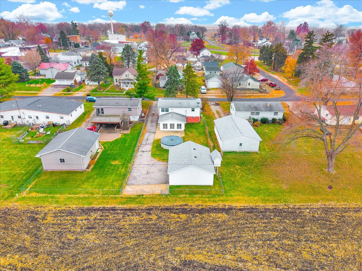 104 E Douglas Street, Carlock, IL 61725