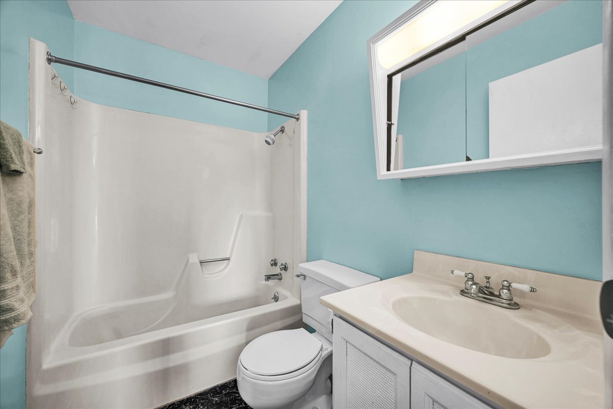 104 E Douglas Street, Carlock, IL 61725