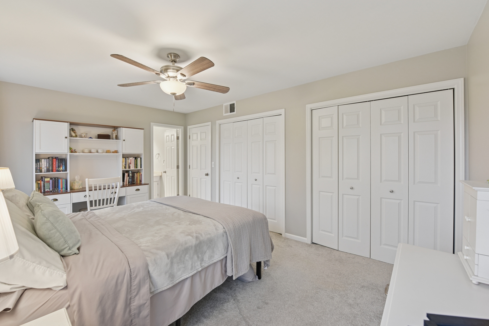 186 Ivy Lane, Bloomingdale, IL 60108