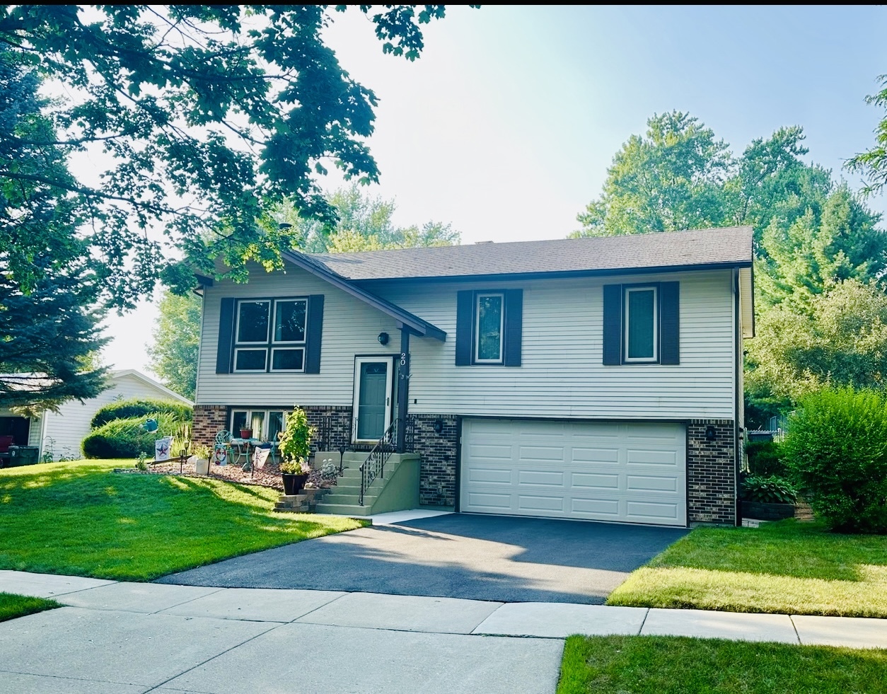 20 Hickory Lane, Algonquin, IL 60102